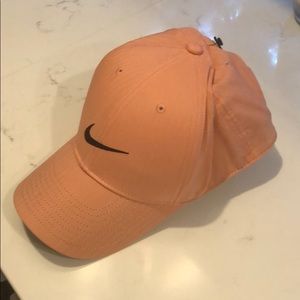 Nike Accessories - Nike Golf hat. Nike Accessories - Nike Golf hat.